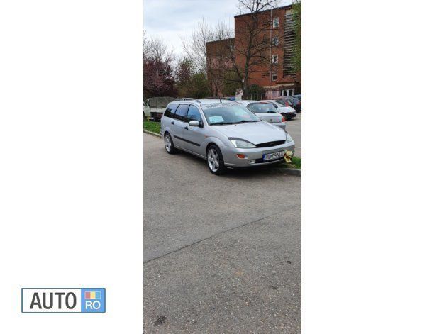 Second-hand Ford Focus 101 CP (74 kW) 2001 Argintiu Break