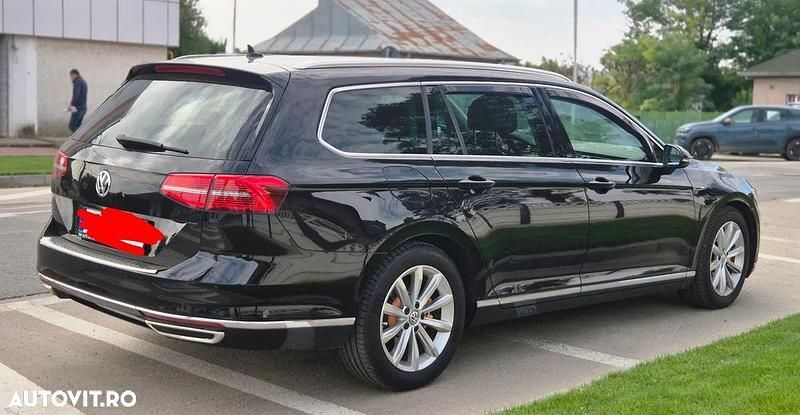 Culoarenegru Utilizat 2015 VW Passat Executive Berlinǎ | 10.999 EUR (Puțin scump) - Imagine 1/4