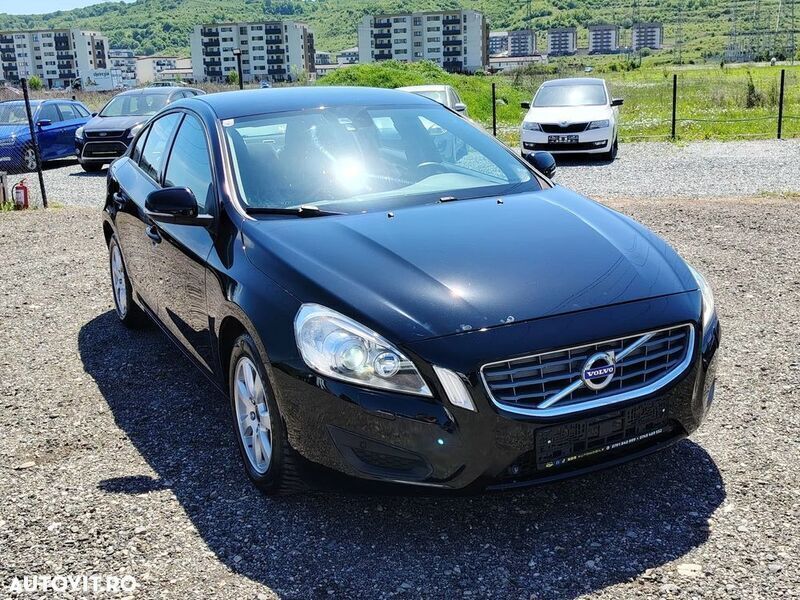 Negru Utilizat 2011 Volvo S60 Momentum Berlinǎ | 6.999 EUR (Puțin scump) - Imagine 1/4