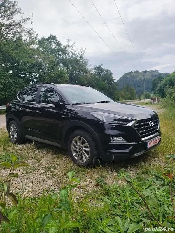 Negru Utilizat 2019 Hyundai Tucson SUV | 18.000 EUR (Preț bun) - Imagine 1/4