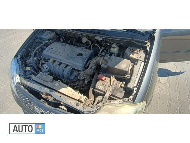 Second-hand Toyota Corolla 97 CP (71 kW) 2003 Gri Berlinǎ