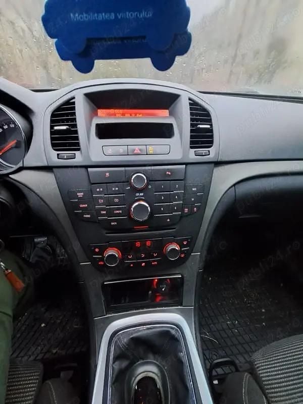 Second-hand Opel Insignia 140 CP (102 kW) 2011 Berlinǎ