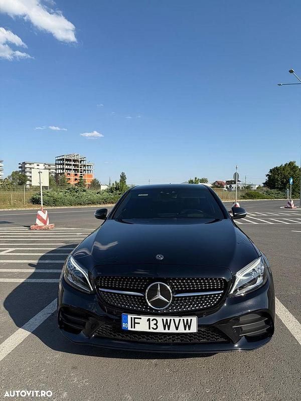 Negru Utilizat 2019 Mercedes C220 AMG line Hatchback | 26.499 EUR (Puțin scump) - Imagine 1/4