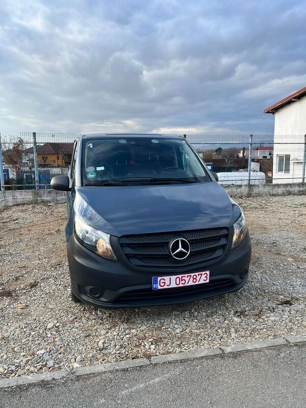 Gri Utilizat 2020 Mercedes Vito Monovolum | 15.000 EUR - Imagine 1/4