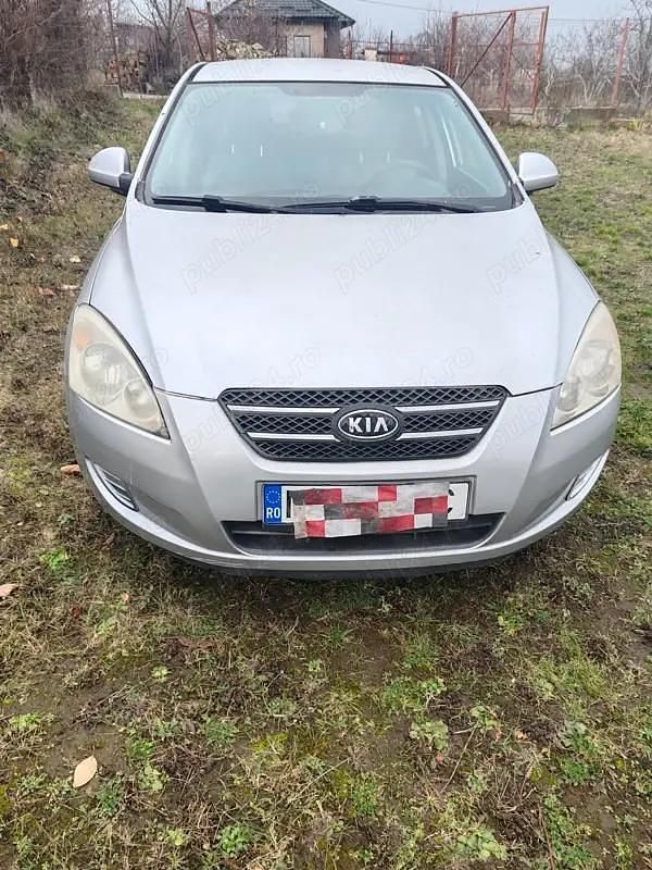 Second-hand Kia Ceed 109 CP (80 kW) 2008 Argintiu Hatchback