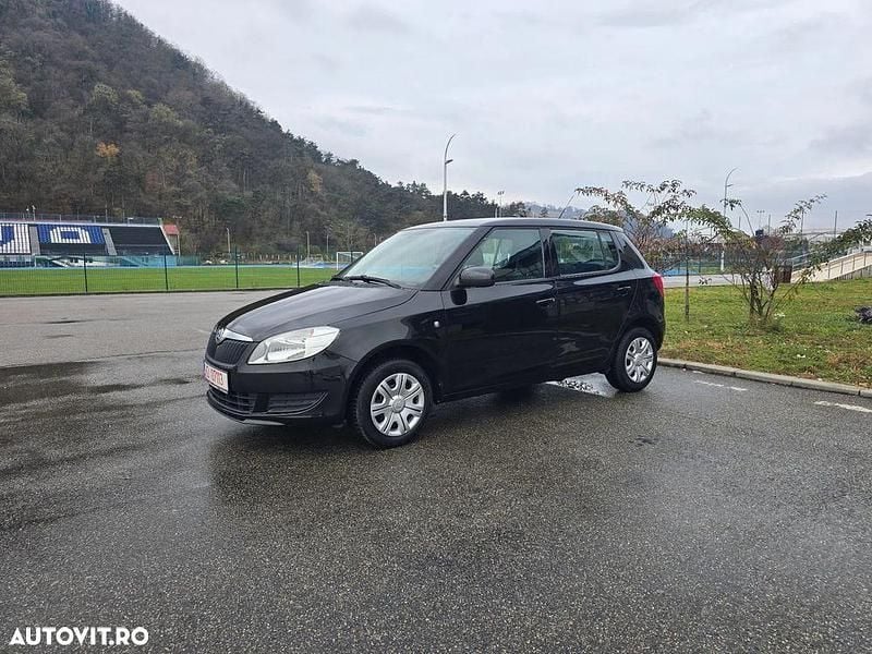 Culoarenegru Utilizat 2014 Skoda Fabia | 3.690 EUR (Super Preț) - Imagine 1/4