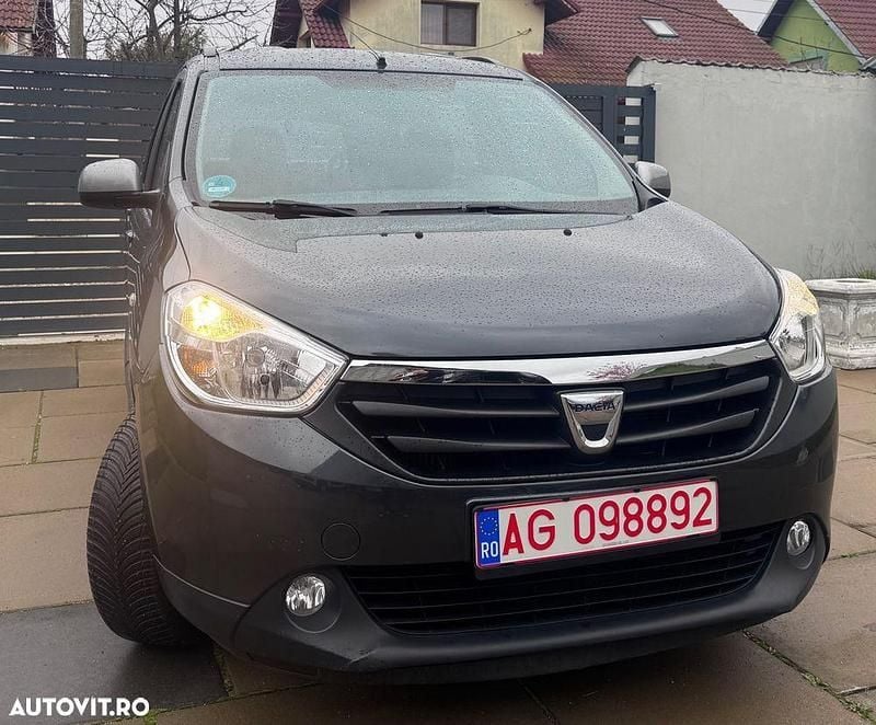 Culoaregri Utilizat 2016 Dacia Lodgy Stepway Monovolum | 4.800 EUR (Super Preț) - Imagine 1/4