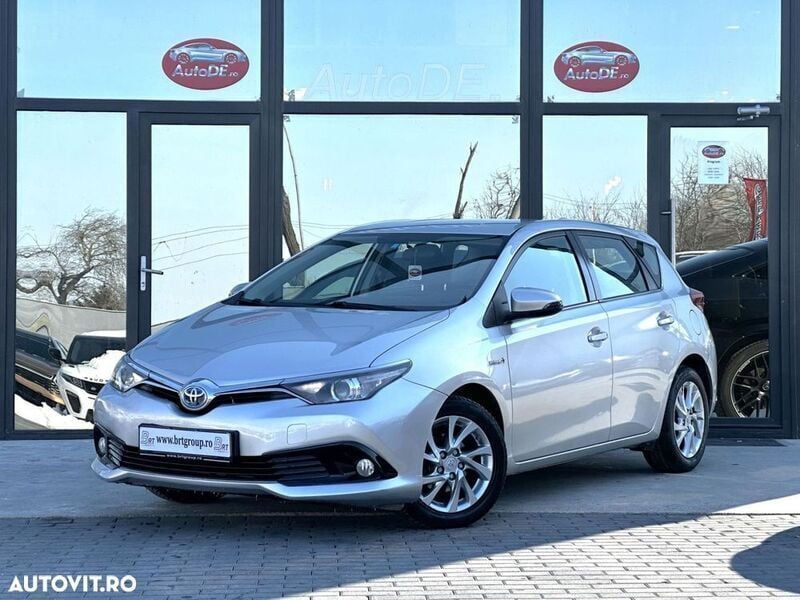 Gri Utilizat 2016 Toyota Auris Hybrid Hatchback | 11.490 EUR (Preț OK) - Imagine 1/4