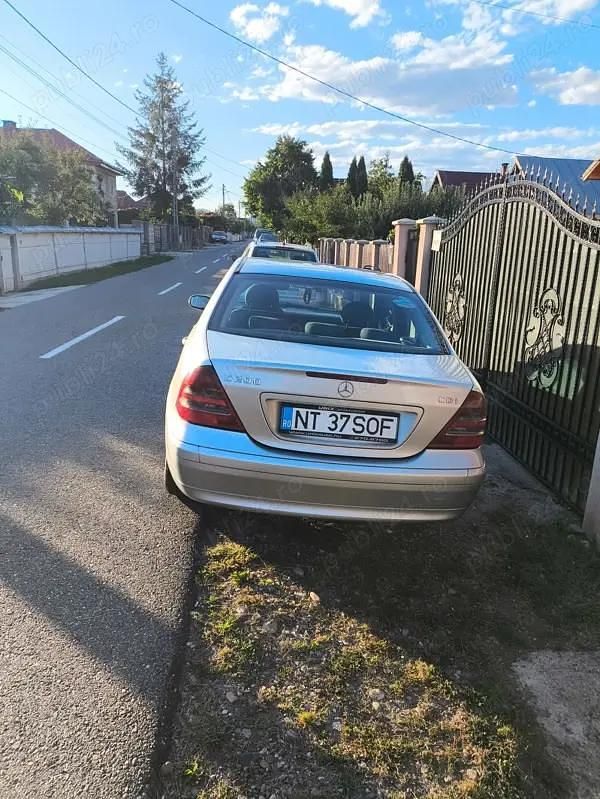 Gri Utilizat 2002 Mercedes C200 Berlinǎ | 5.000 EUR - Imagine 1/4