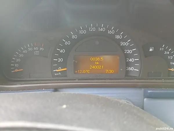 Second-hand Mercedes C200 163 CP (119 kW) 2004 Albastru Berlinǎ