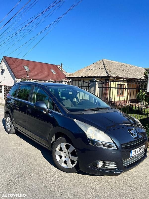 Culoarealbastru Utilizat 2013 Peugeot 5008 Access Monovolum | 4.490 EUR (Super Preț) - Imagine 1/4