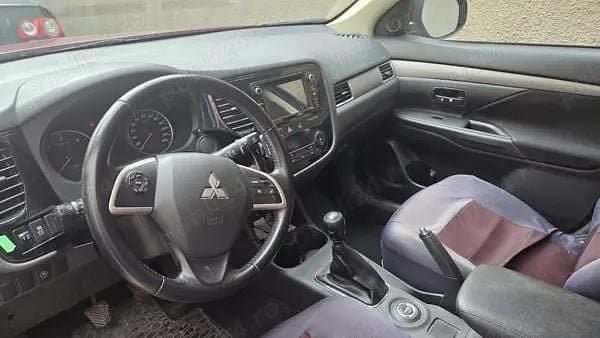 Second-hand Mitsubishi Outlander 150 CP (110 kW) 2015 Rosu SUV