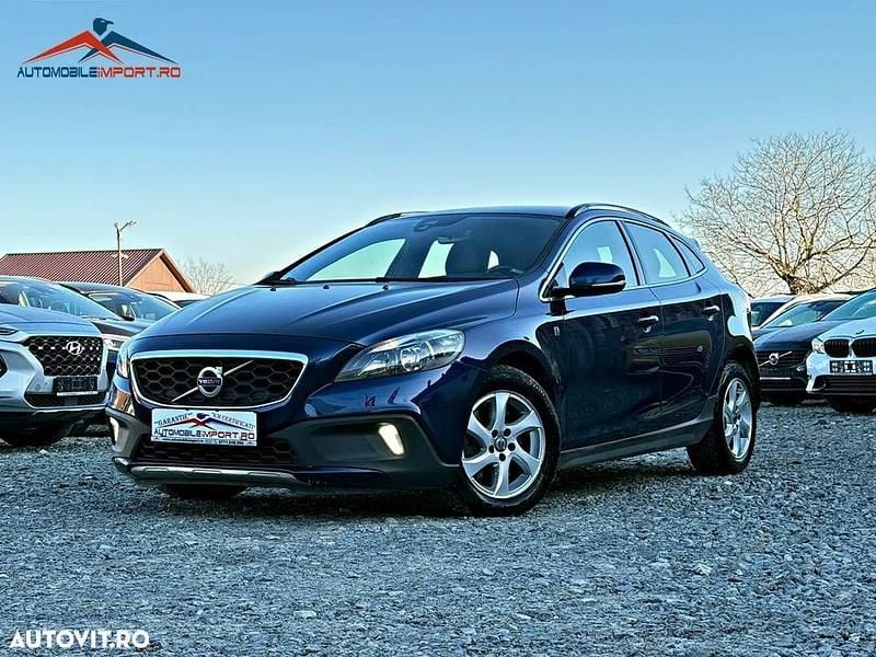Second-hand Volvo V40 Ocean Race 150 CP (110 kW) 2016 Culoarealbastru Hatchback