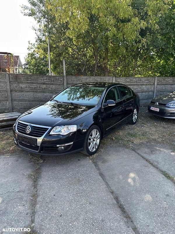 Culoarenegru Utilizat 2006 VW Passat Comfortline Berlinǎ | 2.400 EUR (Preț bun) - Imagine 1/4