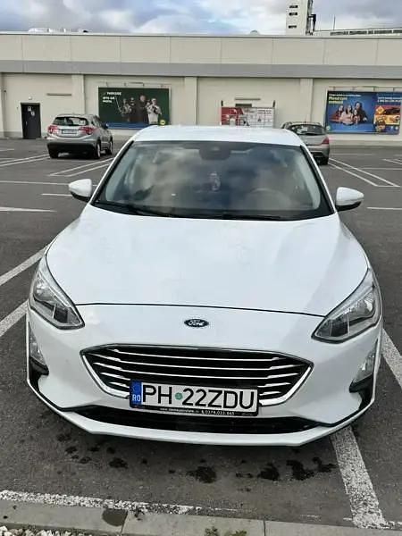Alb Utilizat 2018 Ford Focus Berlinǎ | 12.200 EUR (Scump) - Imagine 1/4