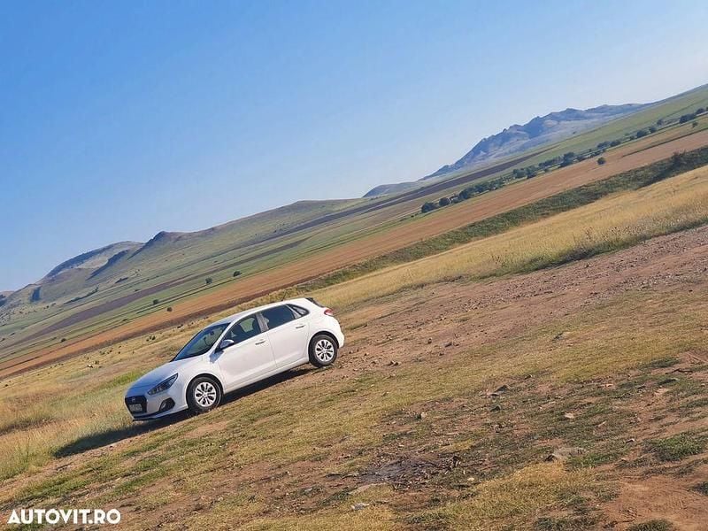 Culoarealb Utilizat 2019 Hyundai i30 Classic Berlinǎ | 11.500 EUR (Preț OK) - Imagine 1/4