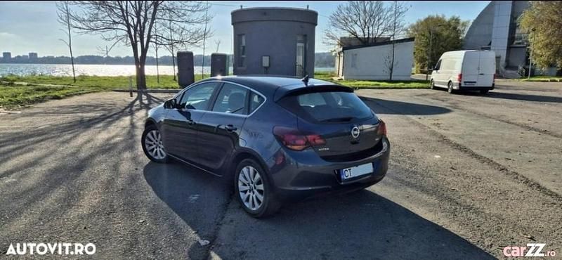 Second-hand Opel Astra Cosmo 110 CP (80 kW) 2010 Alte culori Berlinǎ