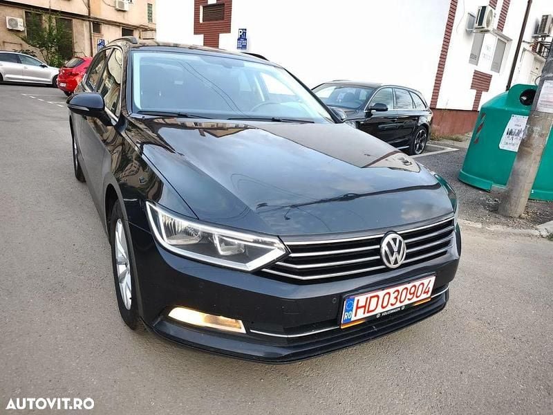 Culoarenegru Utilizat 2016 VW Passat Highline Break | 8.450 EUR (Super Preț) - Imagine 1/4
