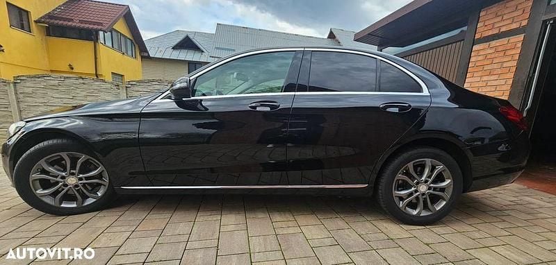 Culoarenegru Utilizat 2015 Mercedes C220 Berlinǎ | 17.200 EUR (Puțin scump) - Imagine 1/4