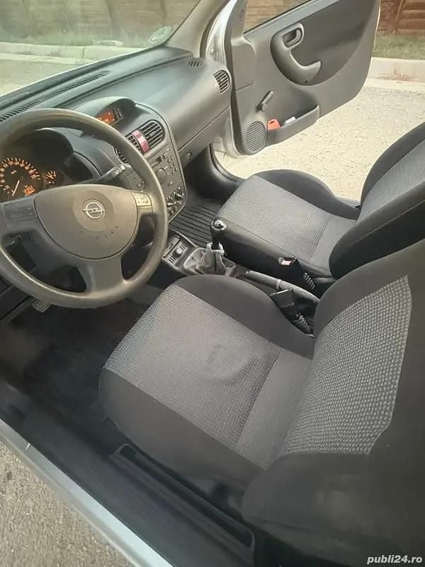 Second-hand Opel Corsa 75 CP (55 kW) 2004 Coupe