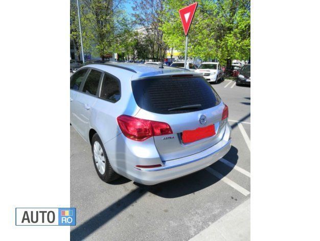 Argintiu Utilizat 2015 Opel Astra Berlinǎ | 7.500 EUR (Preț OK) - Imagine 1/4
