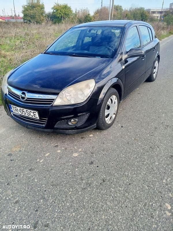 Culoarenegru Utilizat 2008 Opel Astra Hatchback | 1.500 EUR (Preț bun) - Imagine 1/4