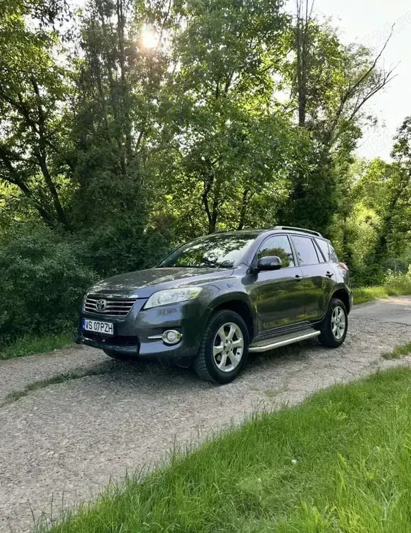 Utilizat 2011 Toyota RAV4 SUV | 9.000 EUR - Imagine 1/4