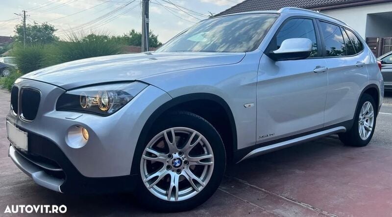 Gri Utilizat 2012 BMW X1 SUV | 8.800 EUR (Super Preț) - Imagine 1/4