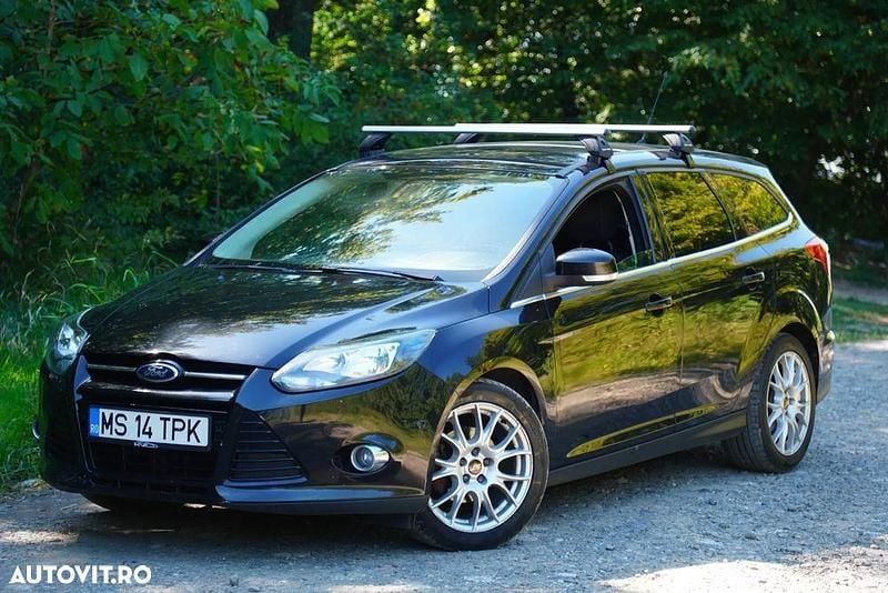 Culoarenegru Utilizat 2012 Ford Focus Titanium Break | 3.000 EUR (Preț bun) - Imagine 1/4