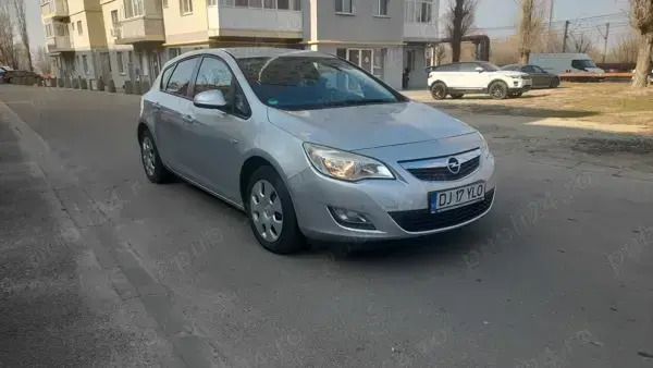 Second-hand Opel Astra 116 CP (85 kW) 2010 Hatchback
