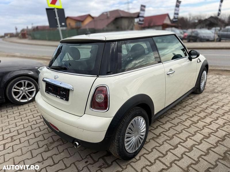Second-hand Mini One D 90 CP (66 kW) 2010 Culoarealb Hatchback