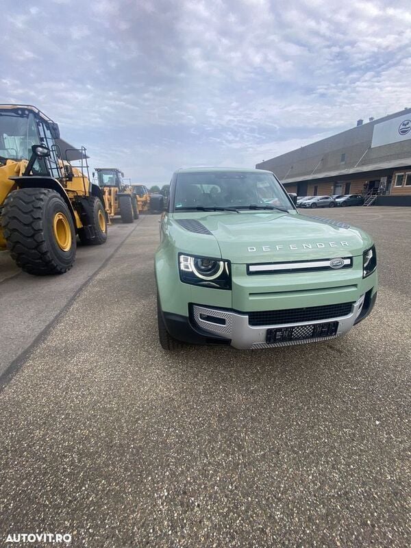Second-hand Land Rover Defender SE Dynamic 300 CP (220 kW) 2022 Verde SUV