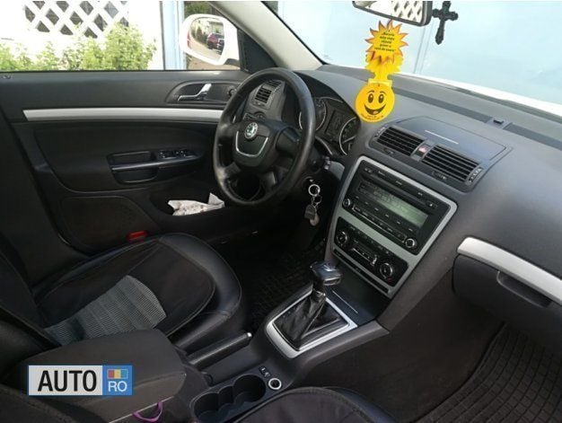 Alb Utilizat 2011 Skoda Octavia Break | 5.200 EUR (Preț bun) - Imagine 1/4
