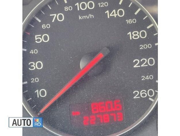 Second-hand Audi A4 130 CP (95 kW) 2003 Gri Berlinǎ