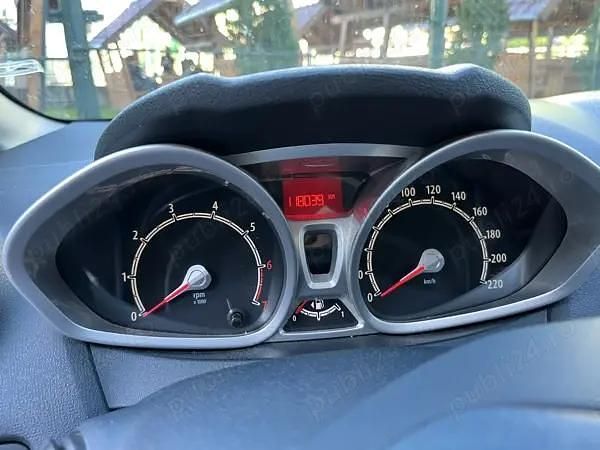 Negru Utilizat 2012 Ford Fiesta Titanium Hatchback | 4.500 EUR (Preț OK) - Imagine 1/4
