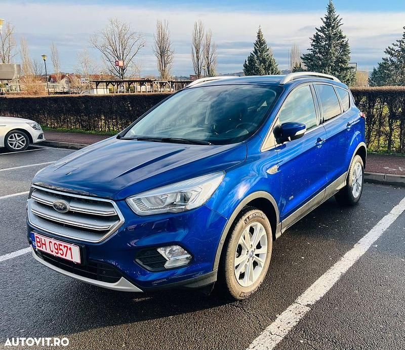 Second-hand Ford Kuga Titanium 182 CP (133 kW) 2018 Culoarealbastru SUV
