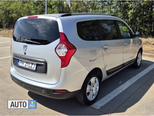 Second-hand Dacia Lodgy Lauréate 90 CP (66 kW) 2017 Gri Monovolum