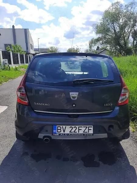 Utilizat 2011 Dacia Sandero Hatchback | 2.600 EUR (Preț bun) - Imagine 1/3