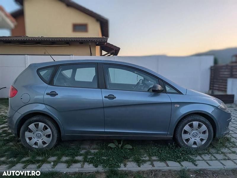 Culoarealbastru Utilizat 2005 Seat Altea Monovolum | 2.000 EUR (Preț bun) - Imagine 1/4