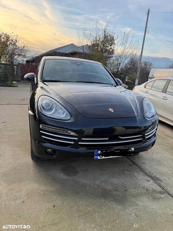 Culoarenegru Utilizat 2014 Porsche Cayenne SUV | 20.000 EUR (Super Preț) - Imagine 1/4