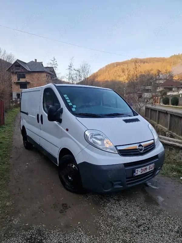 Second-hand Opel Vivaro 100 CP (73 kW) 2011 Monovolum