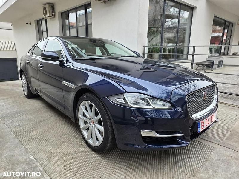 Second-hand Jaguar XJ Premium Luxury 300 CP (220 kW) 2018 Culoarealbastru Berlinǎ