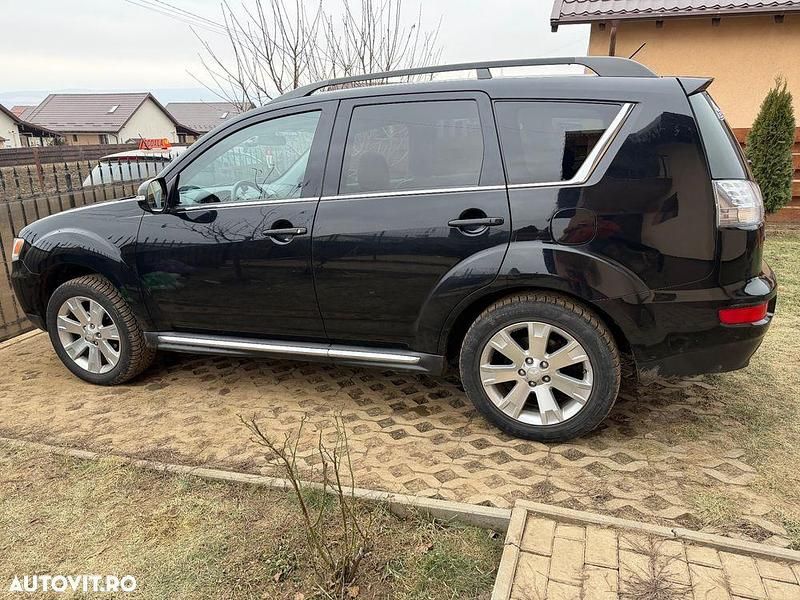 Second-hand Mitsubishi Outlander Motion 156 CP (114 kW) 2012 Culoarenegru SUV