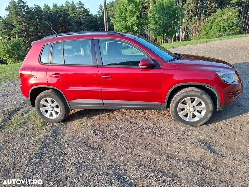 Second-hand VW Tiguan 149 CP (109 kW) 2010 Culoarerosu SUV