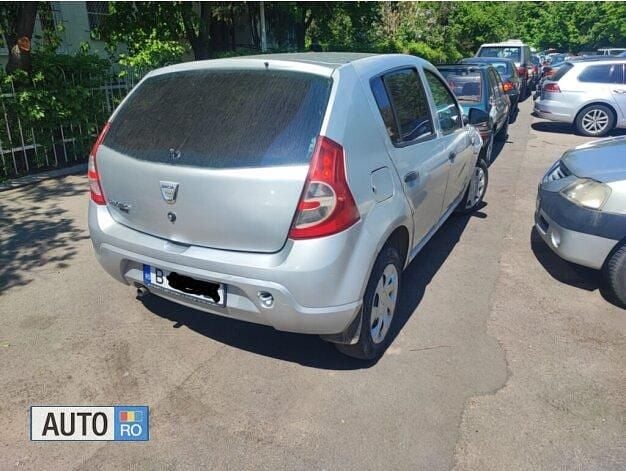 Gri Utilizat 2008 Dacia Sandero Hatchback | 1.200 EUR (Preț bun) - Imagine 1/4