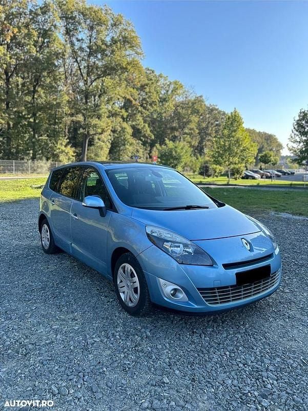 Second-hand Renault Grand Scénic III Dynamique 130 CP (95 kW) 2010 Culoarealbastru Monovolum