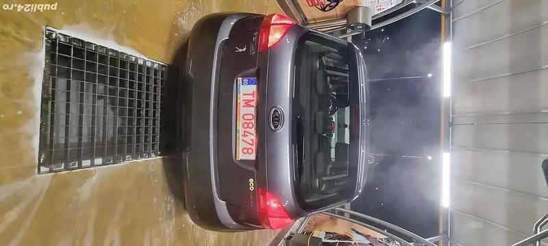 Second-hand Kia Venga 90 CP (66 kW) 2011 Hatchback