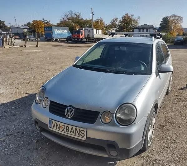 Argintiu Utilizat 2005 VW Polo Cross Hatchback | 8.500 EUR - Imagine 1/4