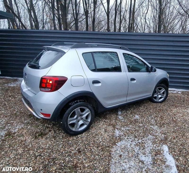 Second-hand Dacia Sandero 95 CP (69 kW) 2017 Culoaregri
