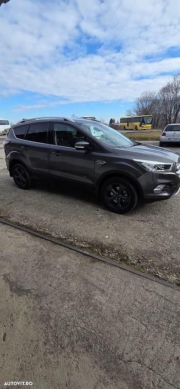Second-hand Ford Kuga Titanium 150 CP (110 kW) 2018 Culoaregri SUV